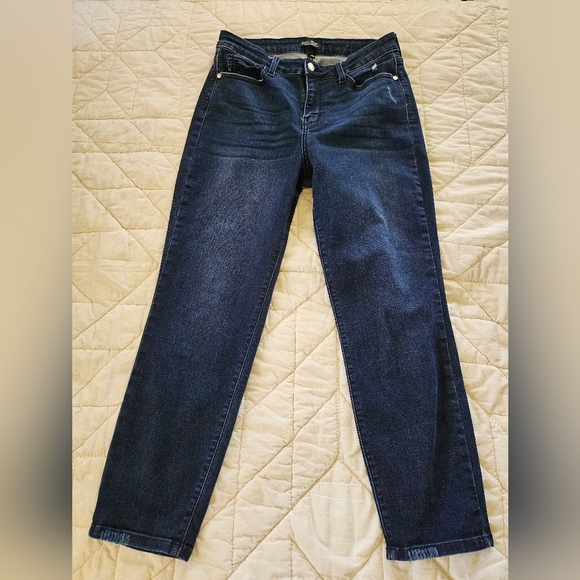 Judy Blue Denim - Judy Blue Slightly Distressed Straight Leg Jeans- Size 7/28
